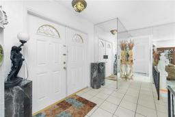 Picture of 115 SW Seville Place Sw, Port Charlotte, FL 33952