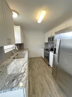 Picture of 3110 Siesta Drive, Venice, FL 34293