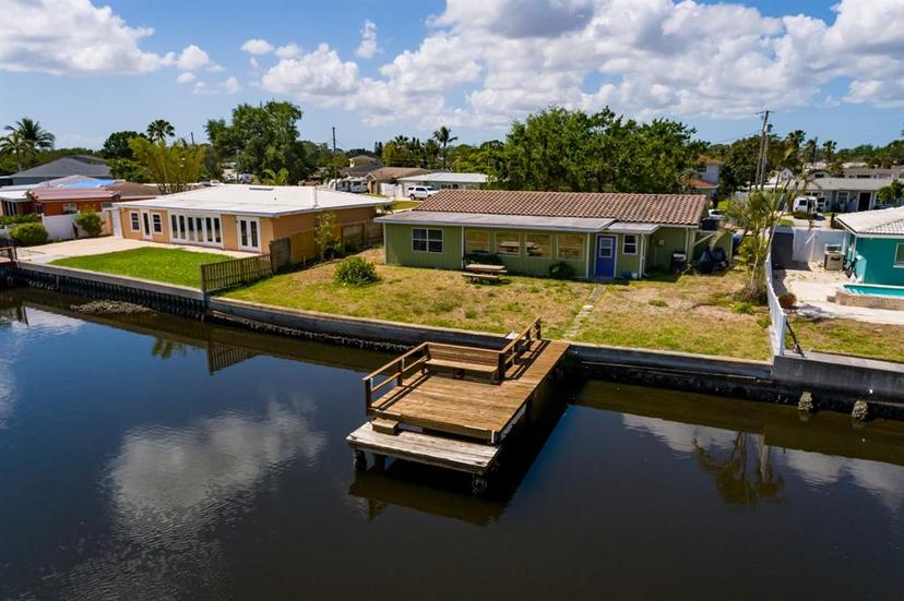 Picture of 9439 Sun Isle Drive Ne, St Petersburg FL 33702
