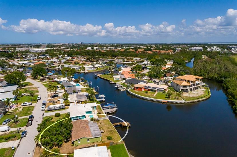 Picture of 9439 Sun Isle Drive Ne, St Petersburg FL 33702