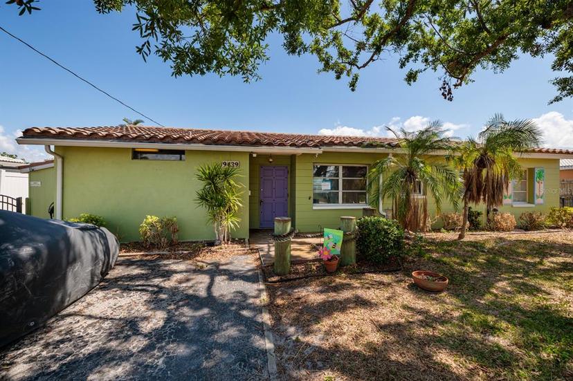 Picture of 9439 Sun Isle Drive Ne, St Petersburg FL 33702