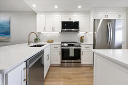 Picture of 1751 Beach Road Unit 403, Englewood, FL 34223