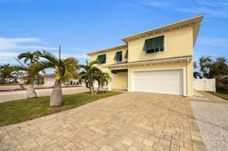 Picture of 11325 5Th Street E, Treasure Island, FL 33706