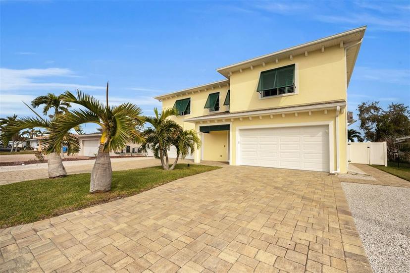 Picture of 11325 5Th Street E, Treasure Island FL 33706