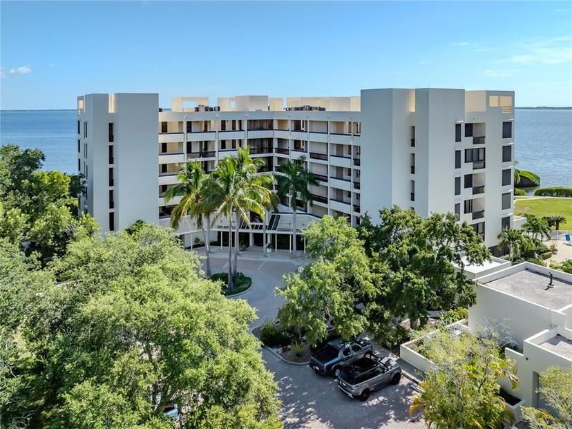 Picture of 2020 Harbourside Drive Unit 424, Longboat Key FL 34228