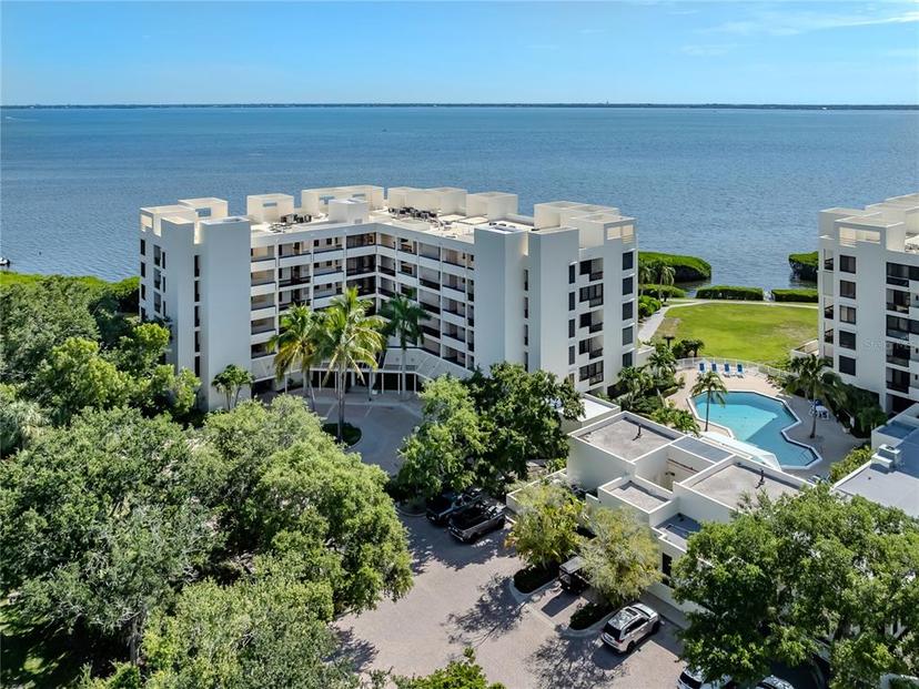 Picture of 2020 Harbourside Drive Unit 424, Longboat Key FL 34228