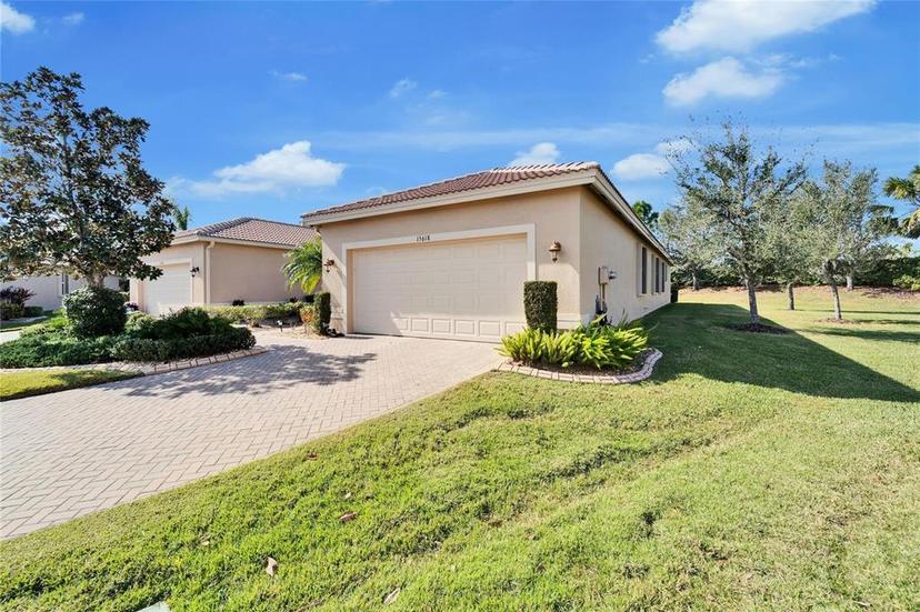 Picture of 15618 Aurora Lake Circle, Wimauma FL 33598