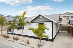 Picture of 126 90Th Avenue, Treasure Island, FL 33706