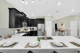 Picture of 9194 Sommerset Hills Drive, Davenport, FL 33896