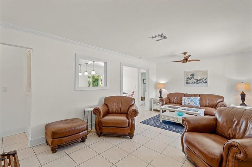 Picture of 605 Jungle Queen Way, Longboat Key FL 34228