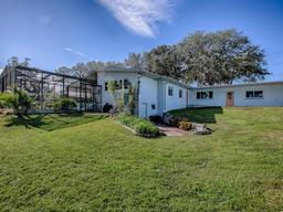 Picture of 908 N Lakeshore Boulevard, Howey In The Hills, FL 34737