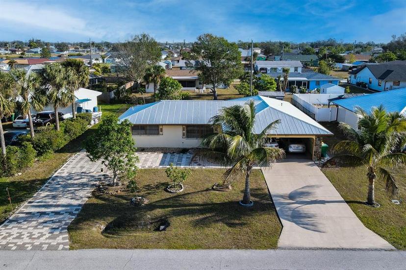 Picture of 817 Linnaen Terrace Nw, Port Charlotte FL 33948