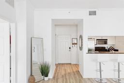 Picture of 1064 N Tamiami Trail Unit 1504, Sarasota, FL 34236