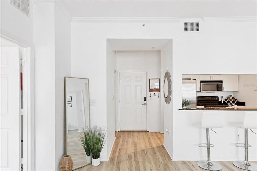 Picture of 1064 N Tamiami Trail Unit 1504, Sarasota FL 34236