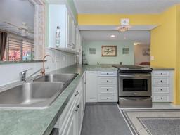 Picture of 601 E Seminole Drive, Venice, FL 34293