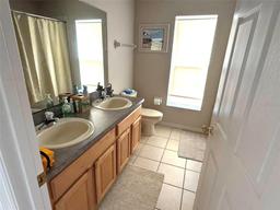Picture of 800 Woodlark Drive, Davenport, FL 33897