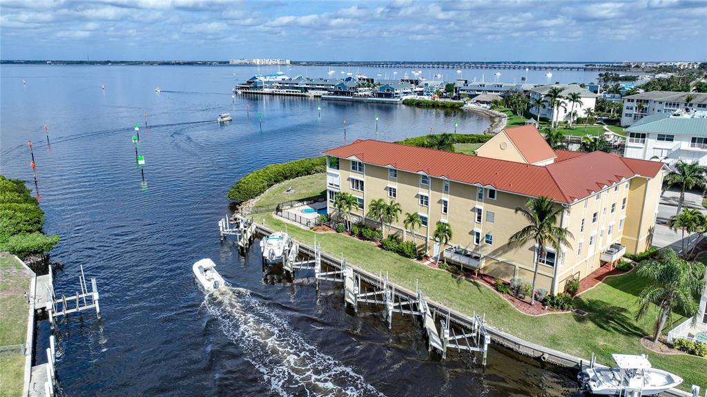 Picture of 115 Breakers Court Unit 111, Punta Gorda, FL 33950