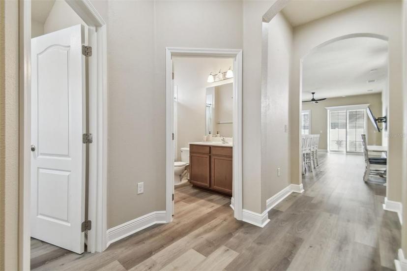 Picture of 7714 S West Shore Boulevard, Tampa FL 33616