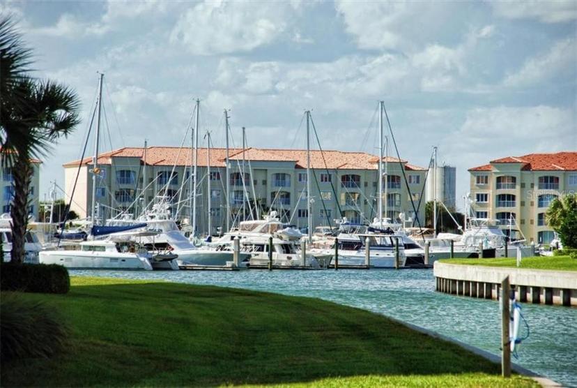 Picture of 37 E Harbour Isle Drive E Unit 206, Fort Pierce FL 34949