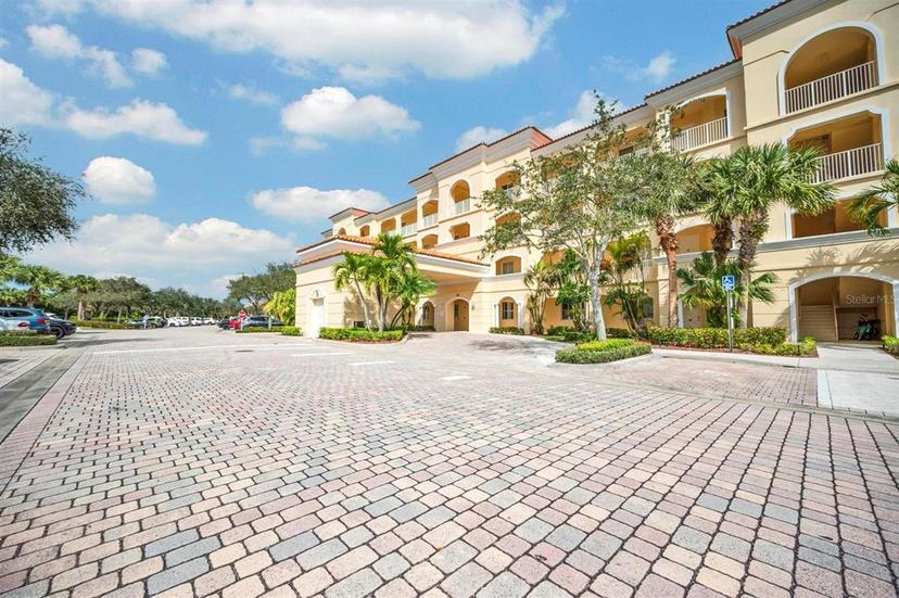 Picture of 37 E Harbour Isle Drive E Unit 206, Fort Pierce FL 34949