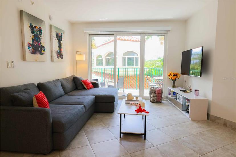 Picture of 19900 E Country Club Drive Unit 307, Miami FL 33180