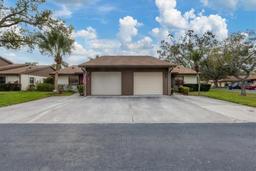 Picture of 365 Oak Hill Way Unit 32, Sarasota, FL 34232
