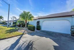 Picture of 507 Foxwood Boulevard Unit 4, Englewood, FL 34223