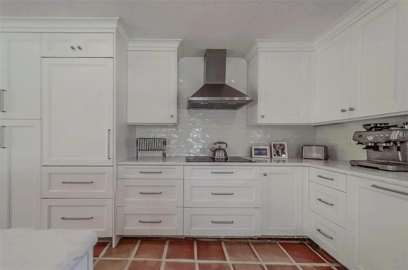 Picture of 2801 Hibiscus Drive W, Belleair Beach FL 33786