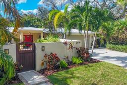 Picture of 3414 Old Oak Drive, Sarasota, FL 34239