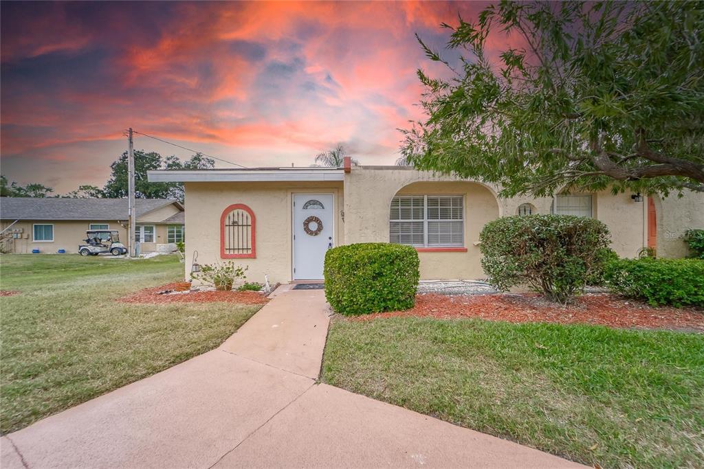 Picture of 401 Dorchester Place Unit 52, Sun City Center, FL 33573