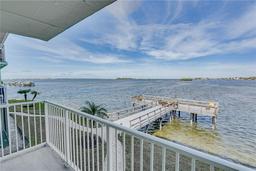 Picture of 464 N Paula Drive Unit 220, Dunedin, FL 34698
