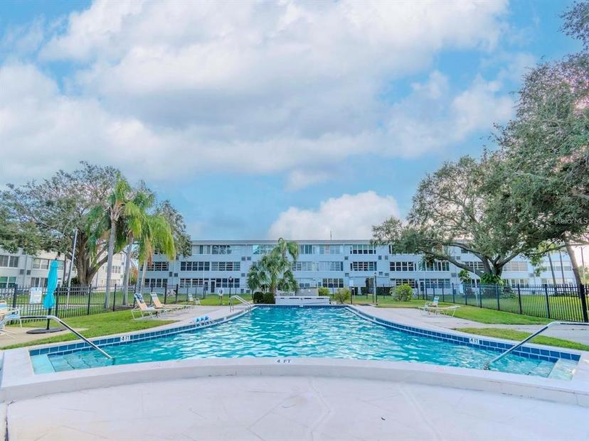 Picture of 1000 79Th Avenue N Unit 102, St Petersburg FL 33702