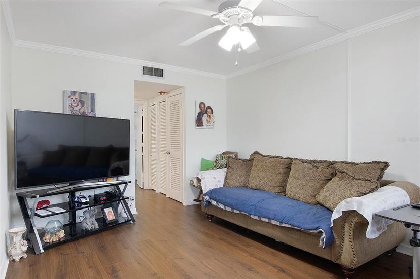 Picture of 1000 79Th Avenue N Unit 102, St Petersburg FL 33702