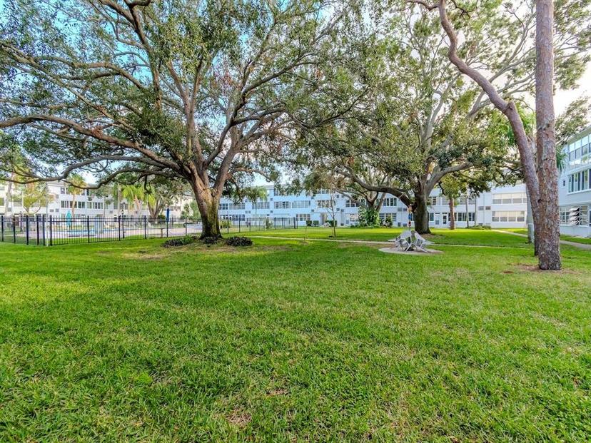 Picture of 1000 79Th Avenue N Unit 102, St Petersburg FL 33702