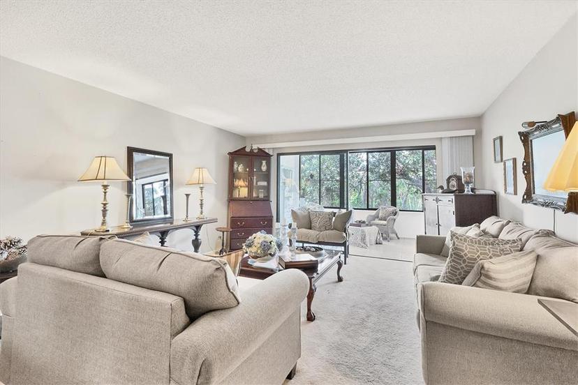 Picture of 542 Lakeside Drive Unit 542, Bradenton FL 34210