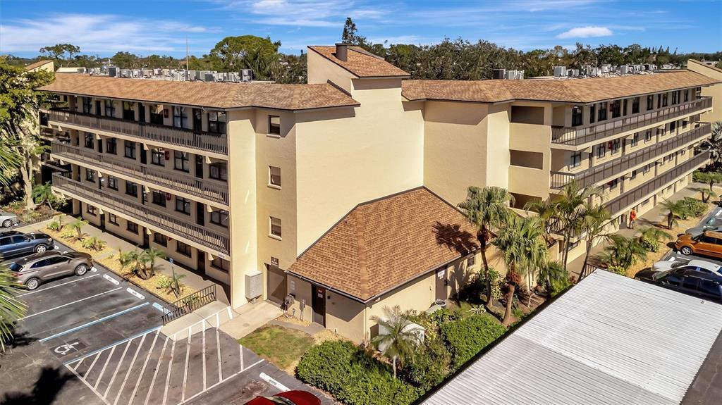 Picture of 435 30Th Avenue W Unit D309, Bradenton, FL 34205