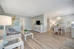 Picture of 435 30Th Avenue W Unit D309, Bradenton, FL 34205