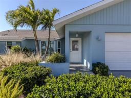 Picture of 900 Osprey Street, Venice, FL 34285