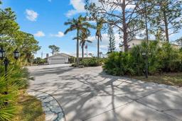 Picture of 38 Riverfront Drive, Venice, FL 34293