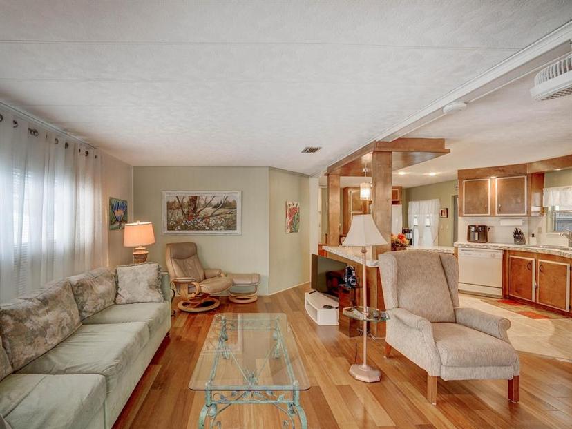 Picture of 16940 Us Highway 19 N Unit 423, Clearwater FL 33764