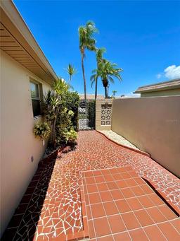 Picture of 514 Boca Ciega Point Boulevard N, St Petersburg, FL 33708