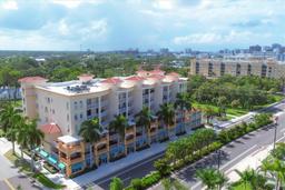 Picture of 1188 N Tamiami Trail Unit 203, Sarasota, FL 34236