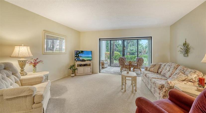 Picture of 153 Wild Palm Drive Unit 153, Bradenton FL 34210