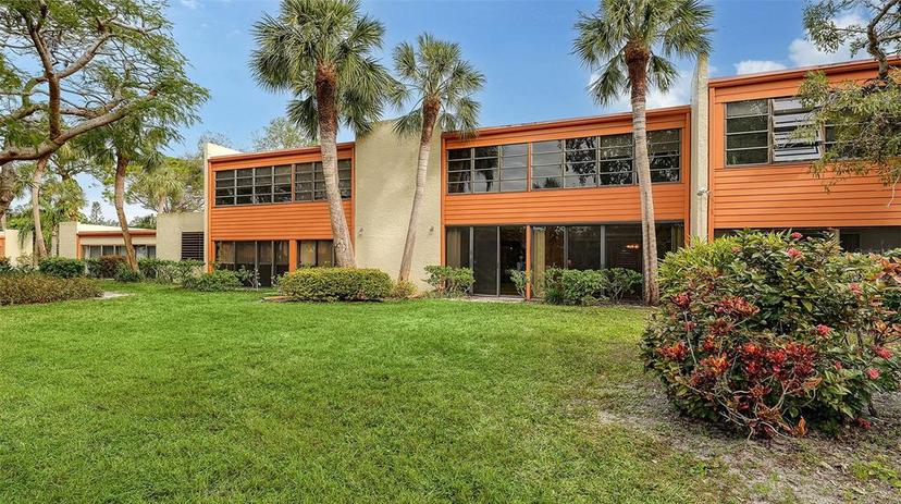 Picture of 153 Wild Palm Drive Unit 153, Bradenton FL 34210