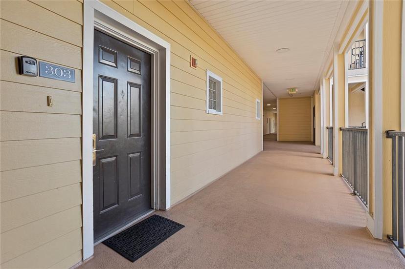 Picture of 3050 Pirates Retreat Court Unit 303, Kissimmee FL 34747