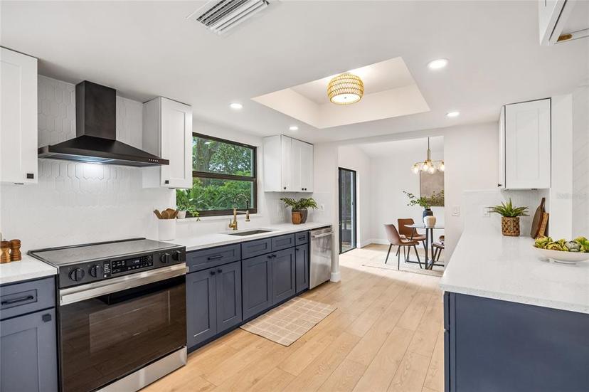 Picture of 3426 Reynoldswood Drive, Tampa FL 33618