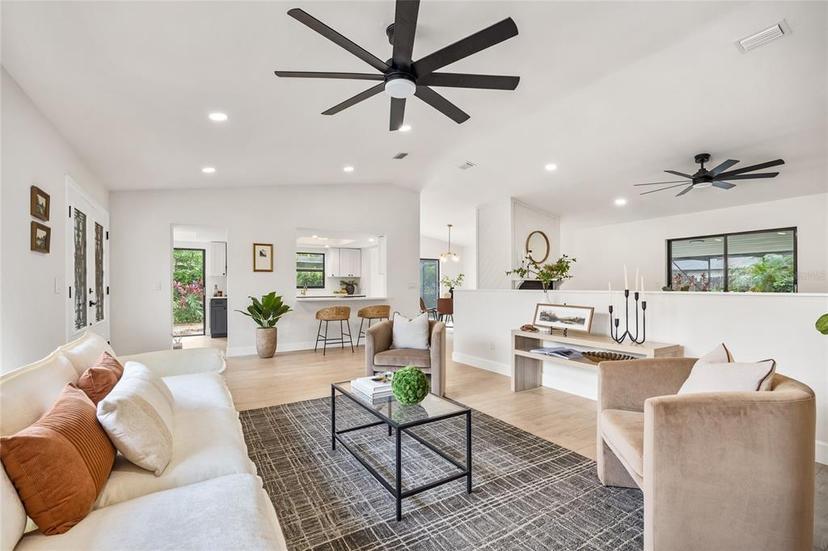 Picture of 3426 Reynoldswood Drive, Tampa FL 33618