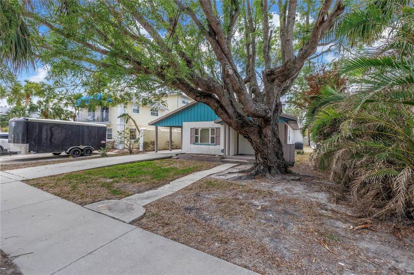 Picture of 554 Canal Road, Sarasota FL 34242