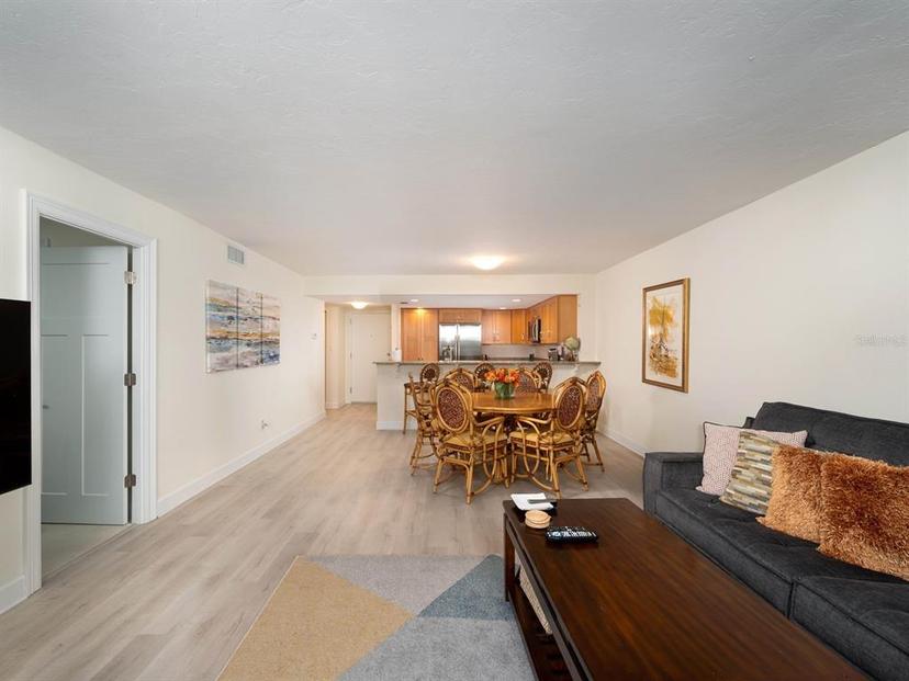 Picture of 101 S Gulfstream Avenue Unit 10E, Sarasota FL 34236