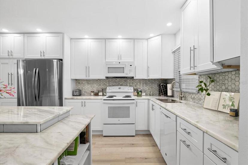 Picture of 2322 Riverbluff Parkway Unit V250, Sarasota FL 34231